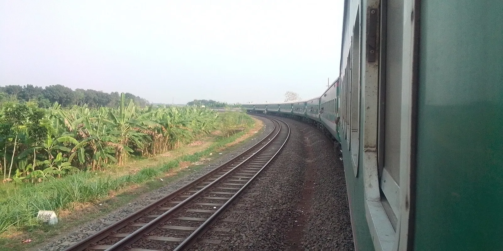 ঈশ্বরদী–রাজশাহী রেলপথে নতুন সময়সূচি, যাত্রীদের মিশ্র প্রতিক্রিয়া