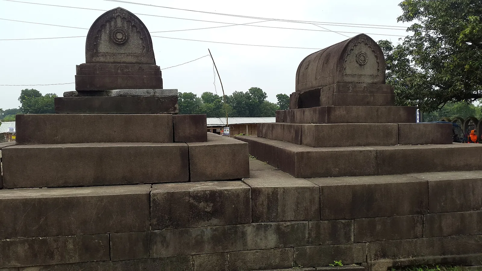 সোনামসজিদ স্থলবন্দরে আমদানি বেড়েছে, বাড়ছে ট্রাকজট